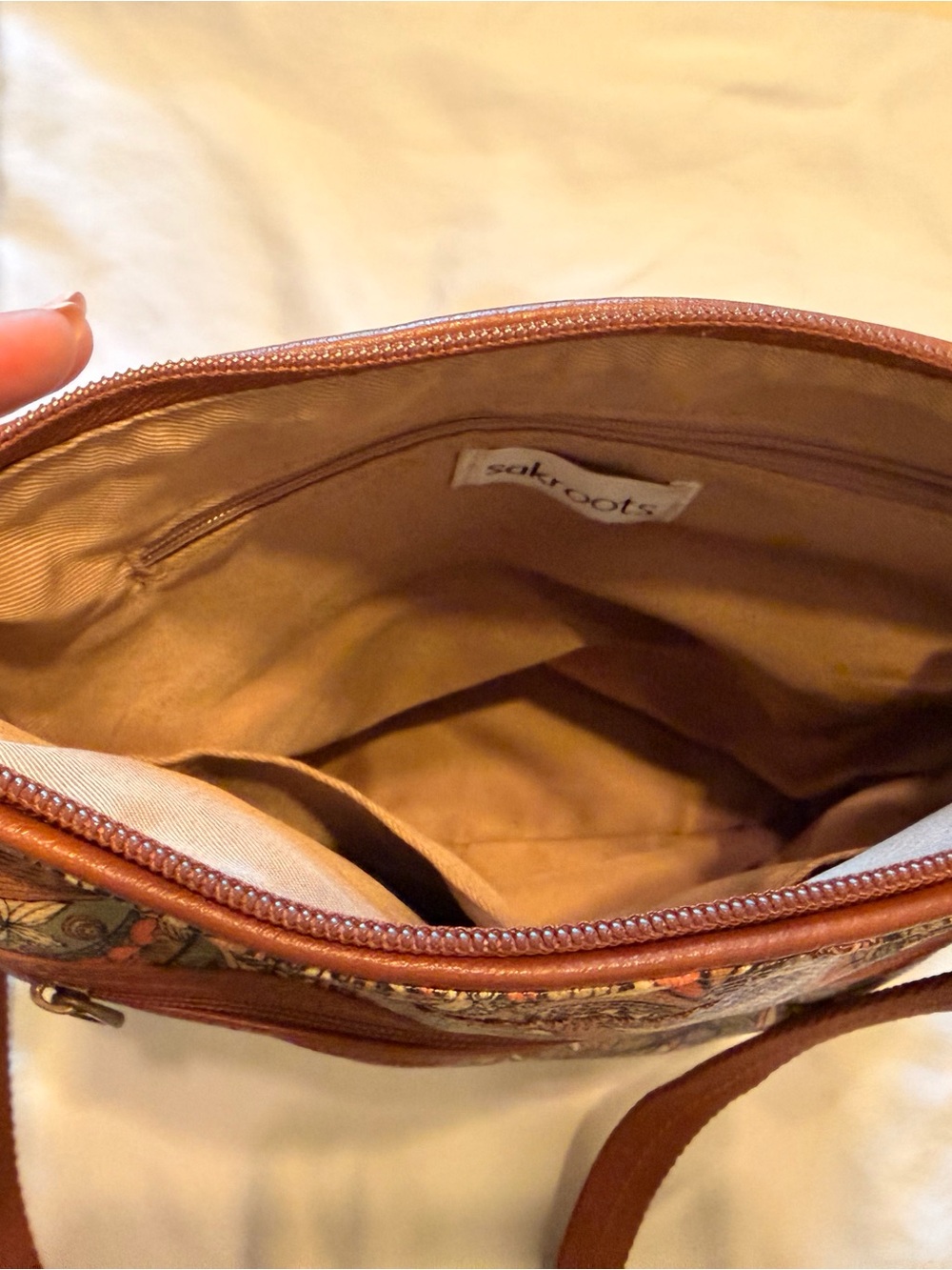 Sakroots Large Floral Crossbody Bag Brown Trim - Picture 6 of 8
